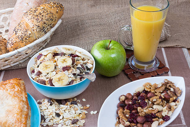 Balanced UK breakfast with oats, fruit and nuts for morning energy